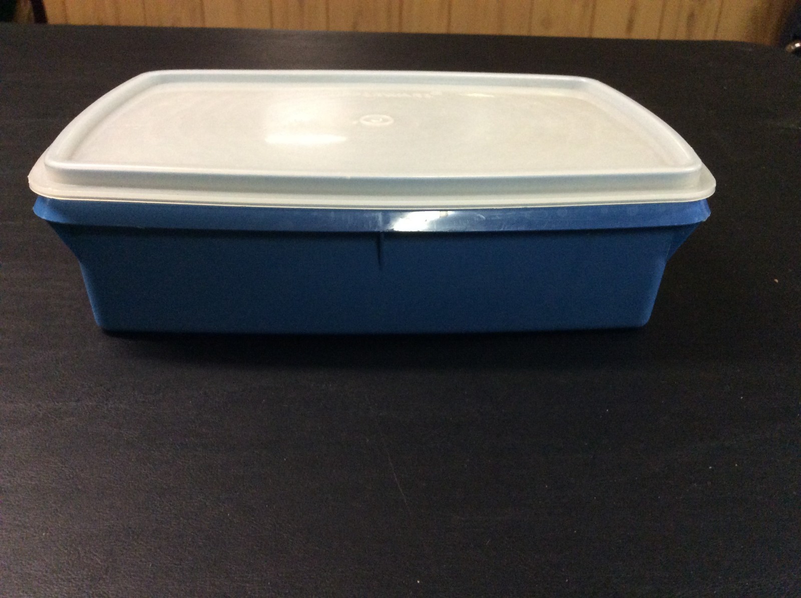 Tuppercraft 767-14 Blue Four Compartment Container with 769-15 Sheer Lid (VG)
