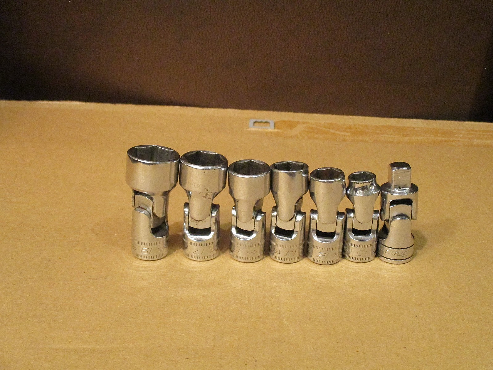 SNAP ON SWIVEL SOCKET SET 6 POINT 3/8 DRIVE 10-12-14-15-17-19FSUM & 1-FU8A QTY 7