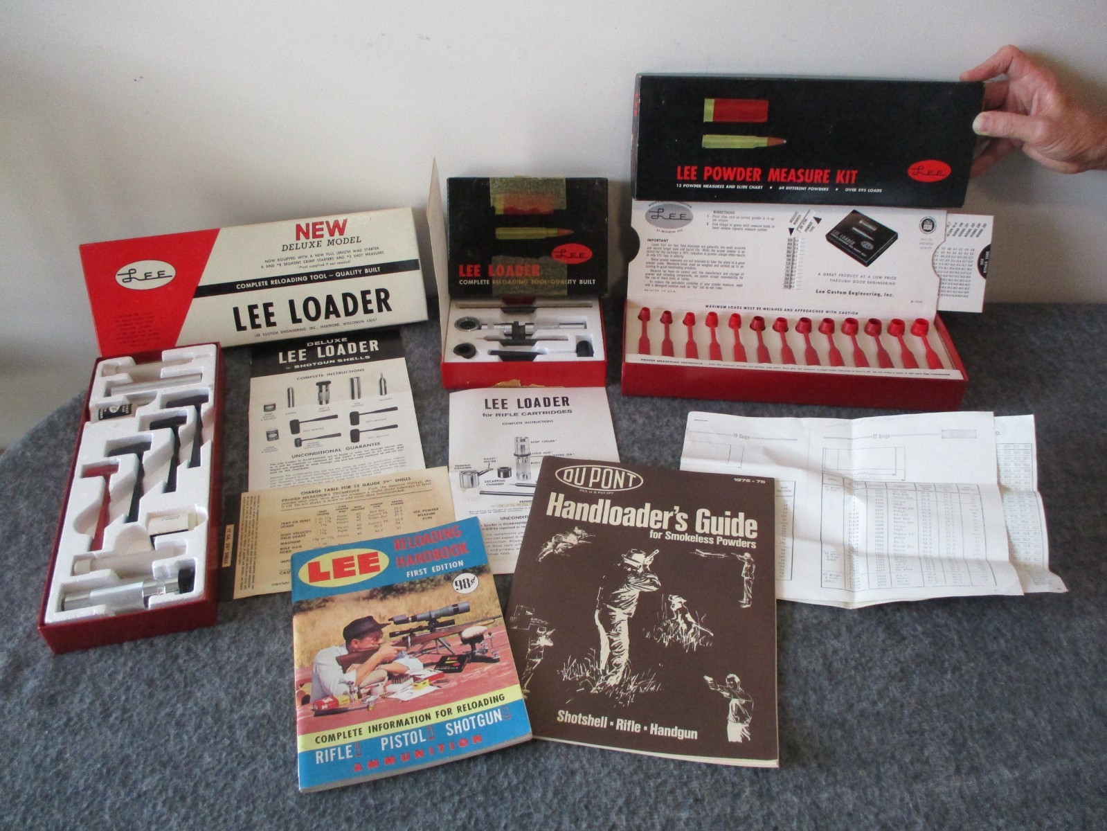 NOS LEE LOADER KIT (2) 12. GA SHOTSHELL/270 W+ MEASURE KIT+1ST ED HANDBOOK 1960s