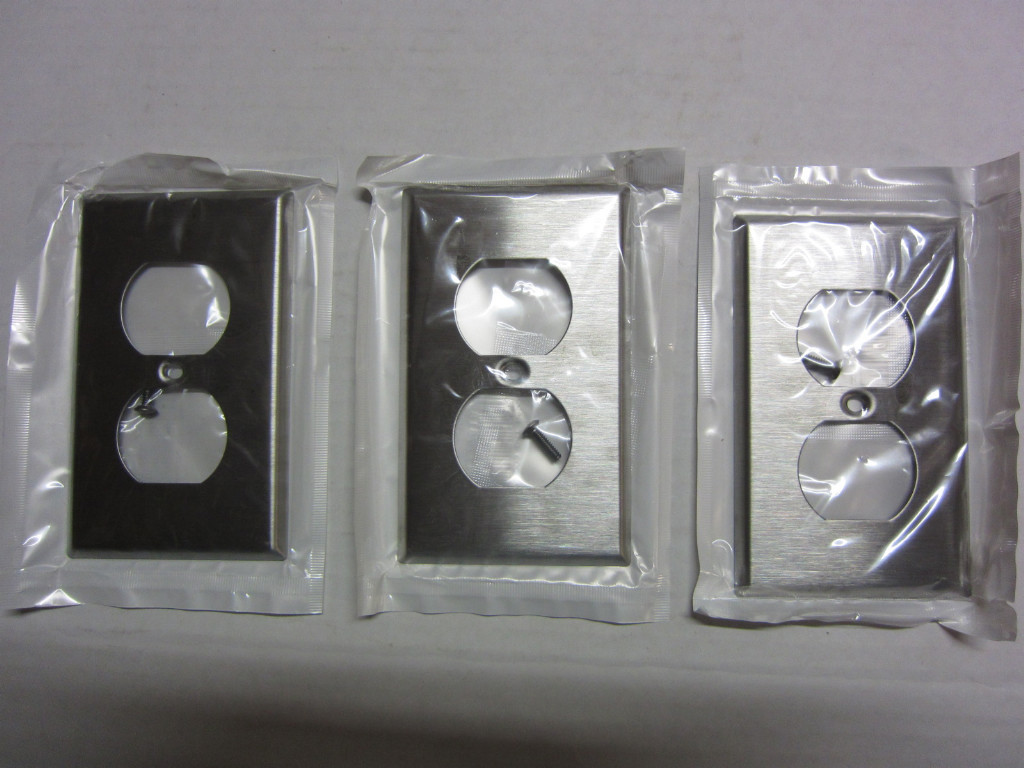 Leviton 84003 1 Gang Duplex SS Stainless Steel S8 Wall Plate Lot of 3, New