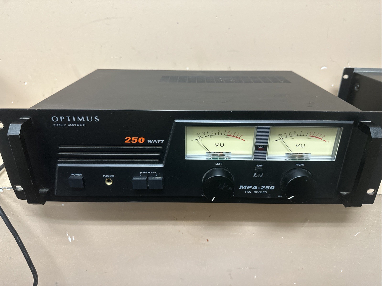 Optimus MPA-250 Stereo Amplifier Fan Cooled Rack Mount 250 Watt Teated Working
