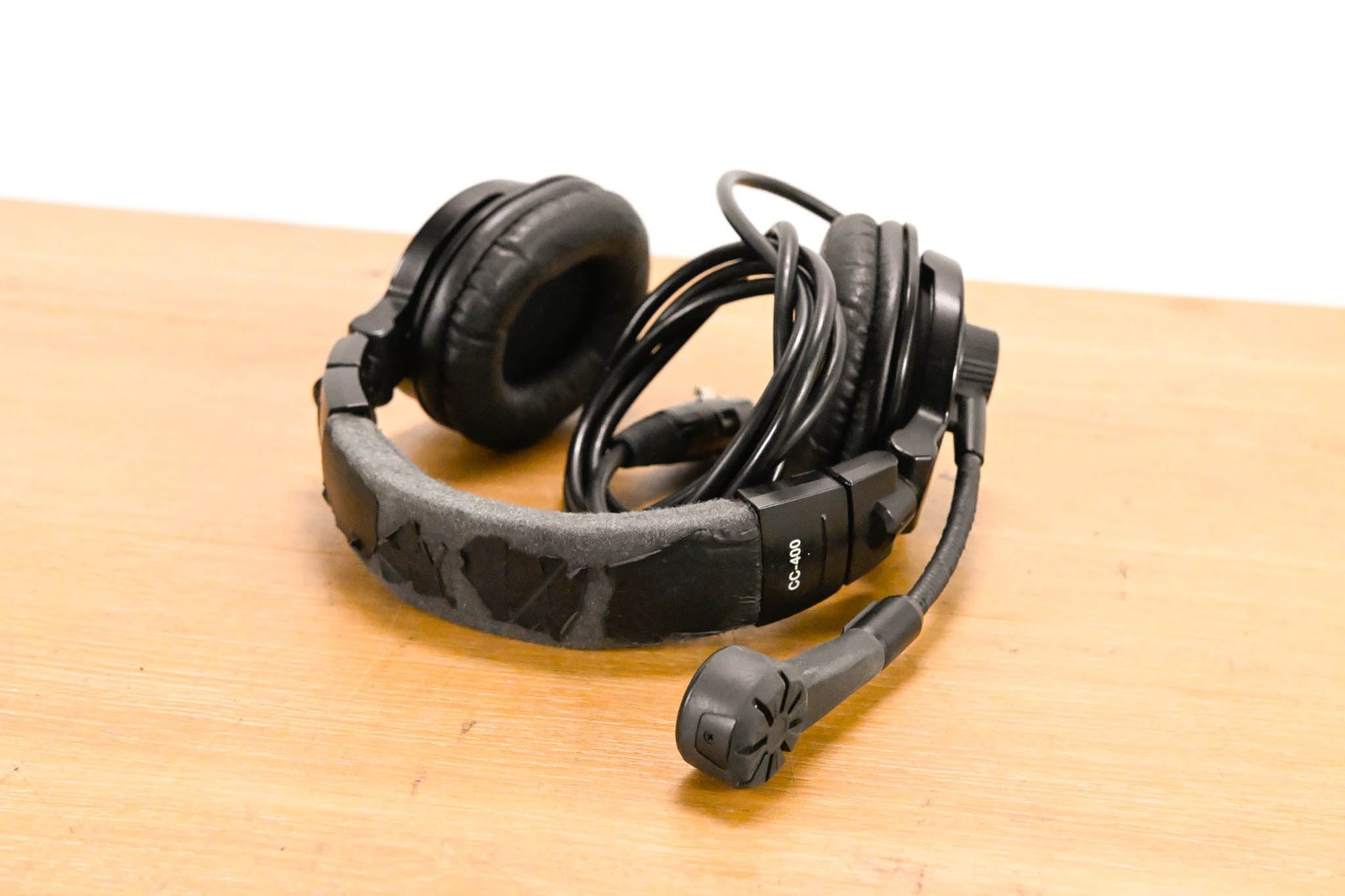Clear-Com CC-400 Double-Ear Intercom Headset with Dynamic Microphone CG01U7E