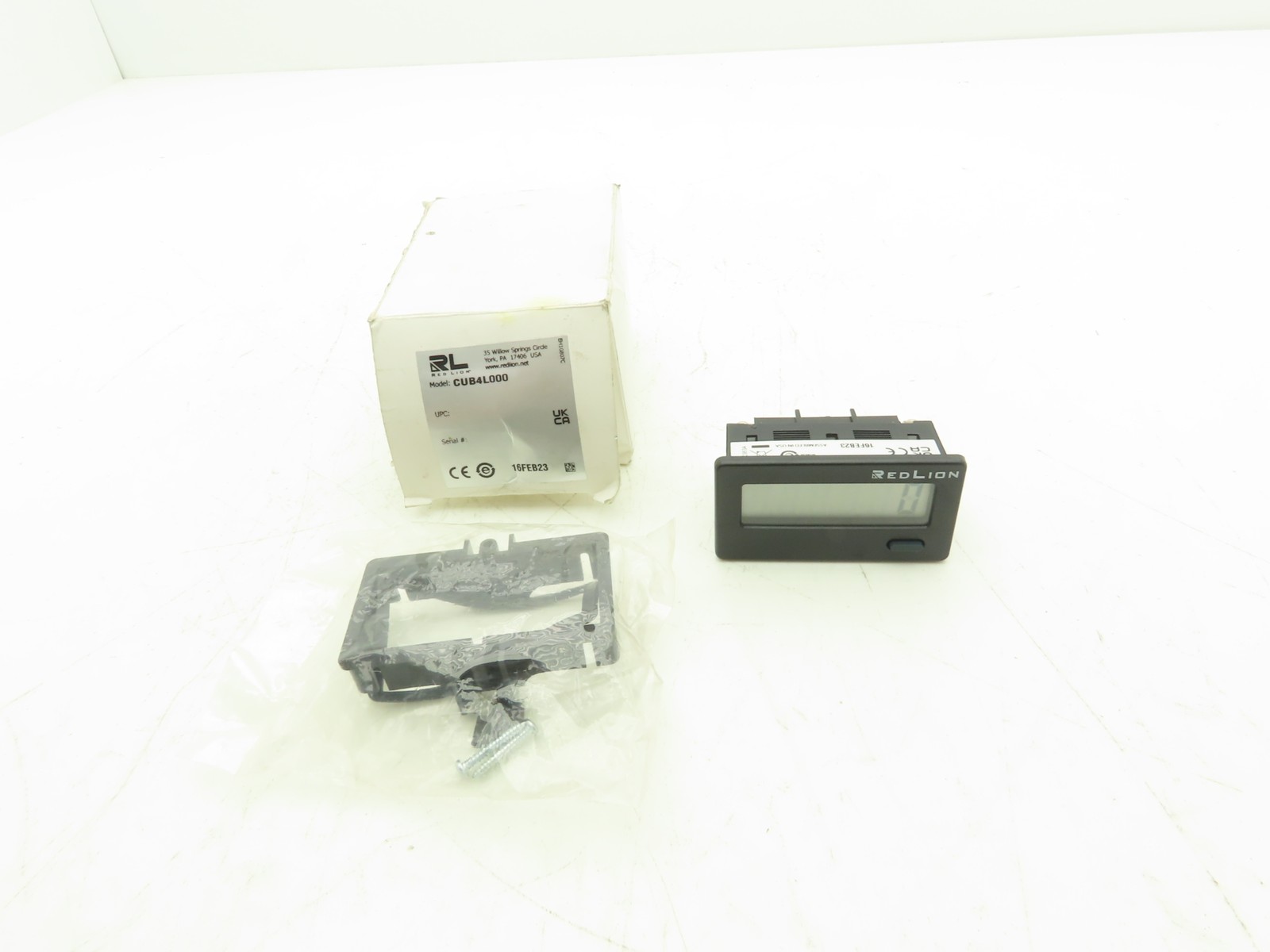 Red Lion CUB4L000  LCD 6-Digit Mini Counter Panel Meter