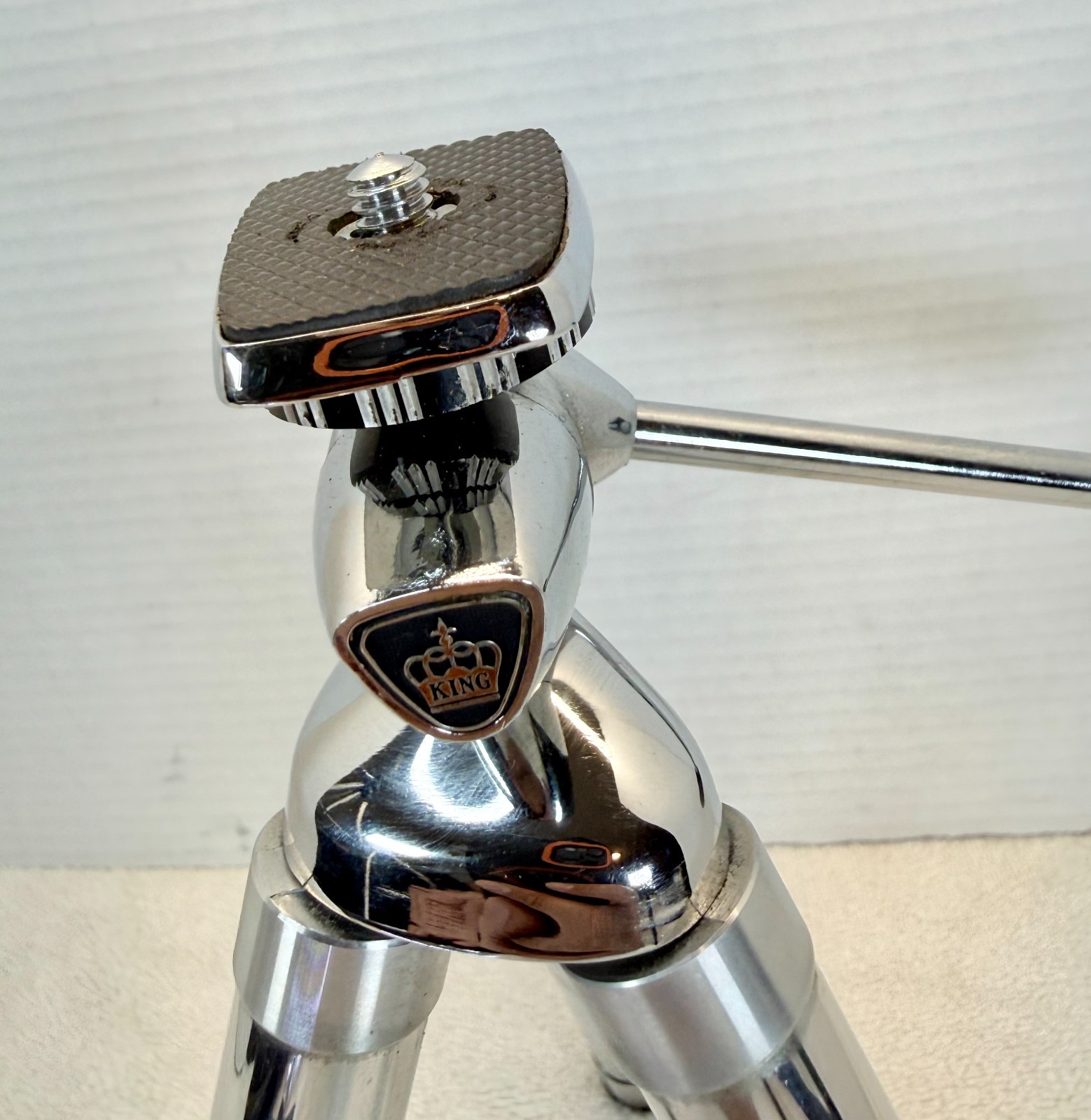 Vintage King Tripod Compact Travel Extendable Legs