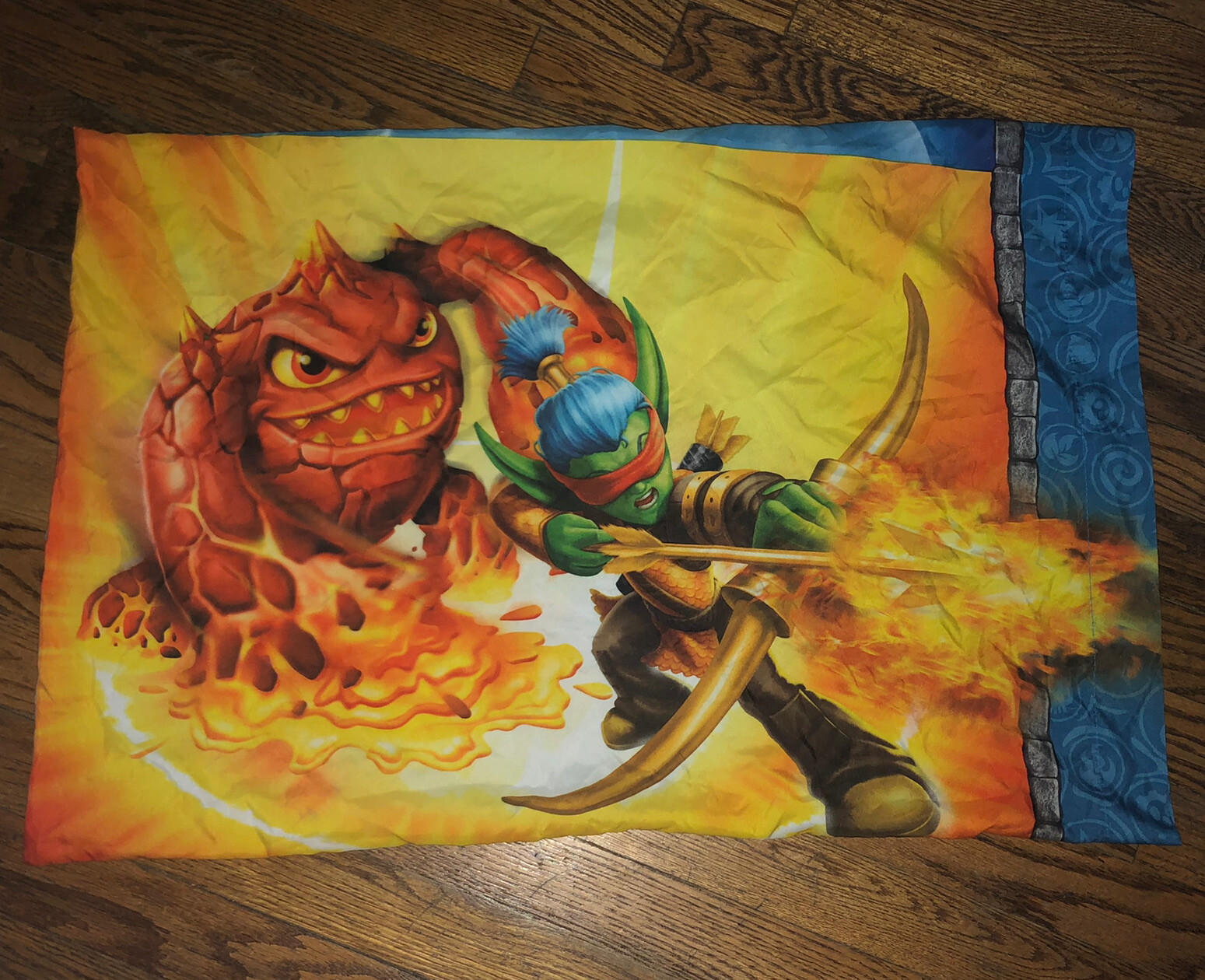 Skylanders Giants Standard Pillow Case Only - 2013 - Excellent Preowned