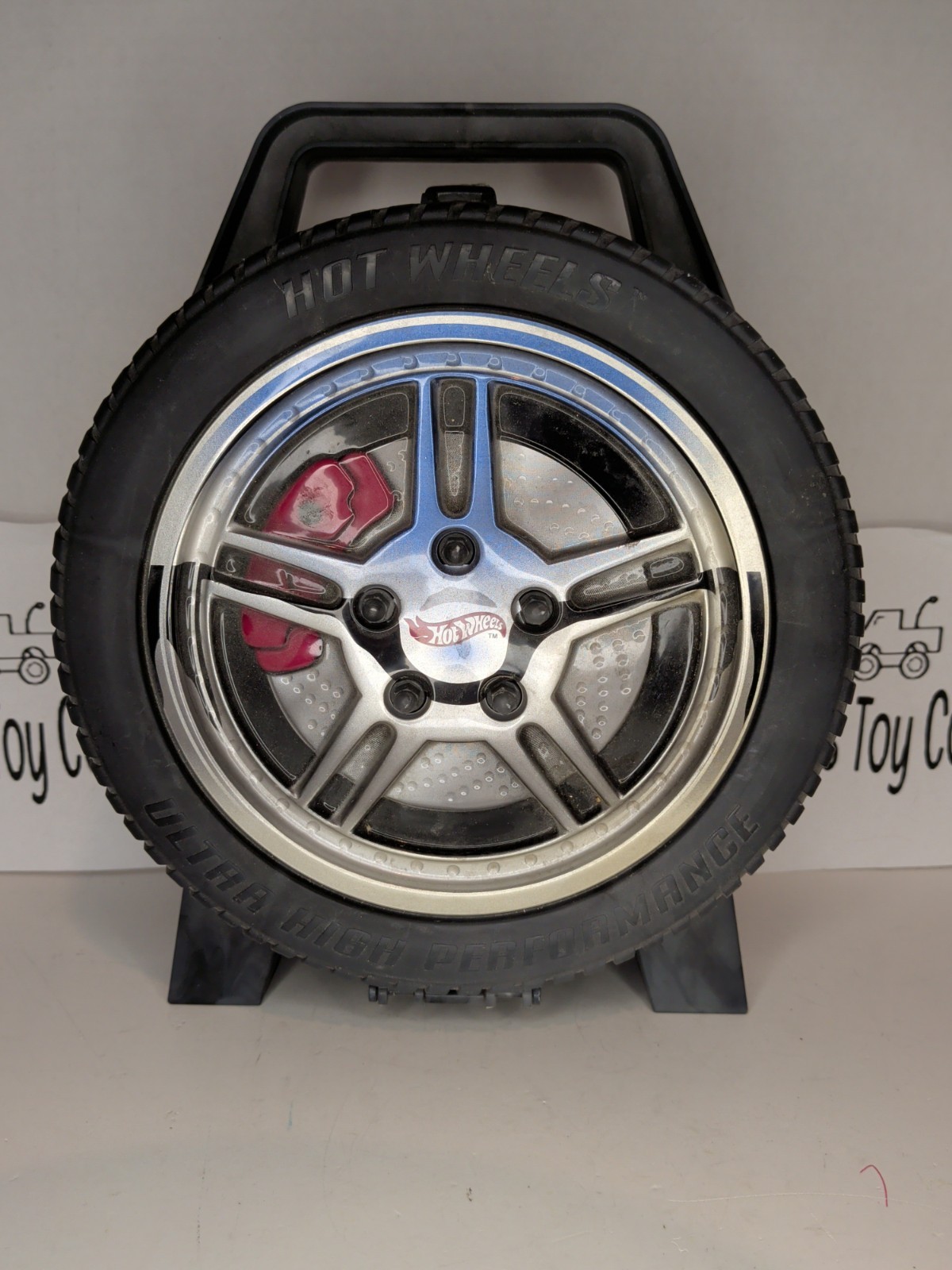 Hot Wheels Tire Shaped Display Case for 30 Cars with Wheels
