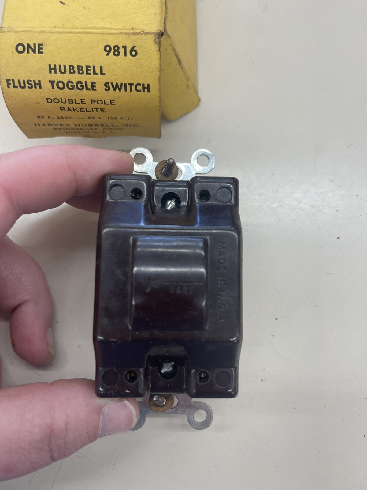 Hubbell 9816 Flush Toggle Switch Double Pole Bakelite Maroon