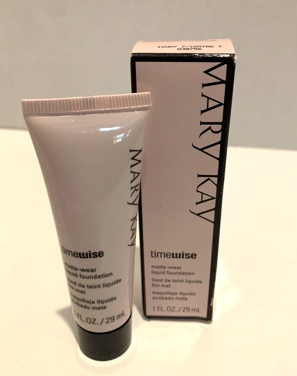 Mary Kay Timewise Matte Wear Liquid Foundation Beige 4