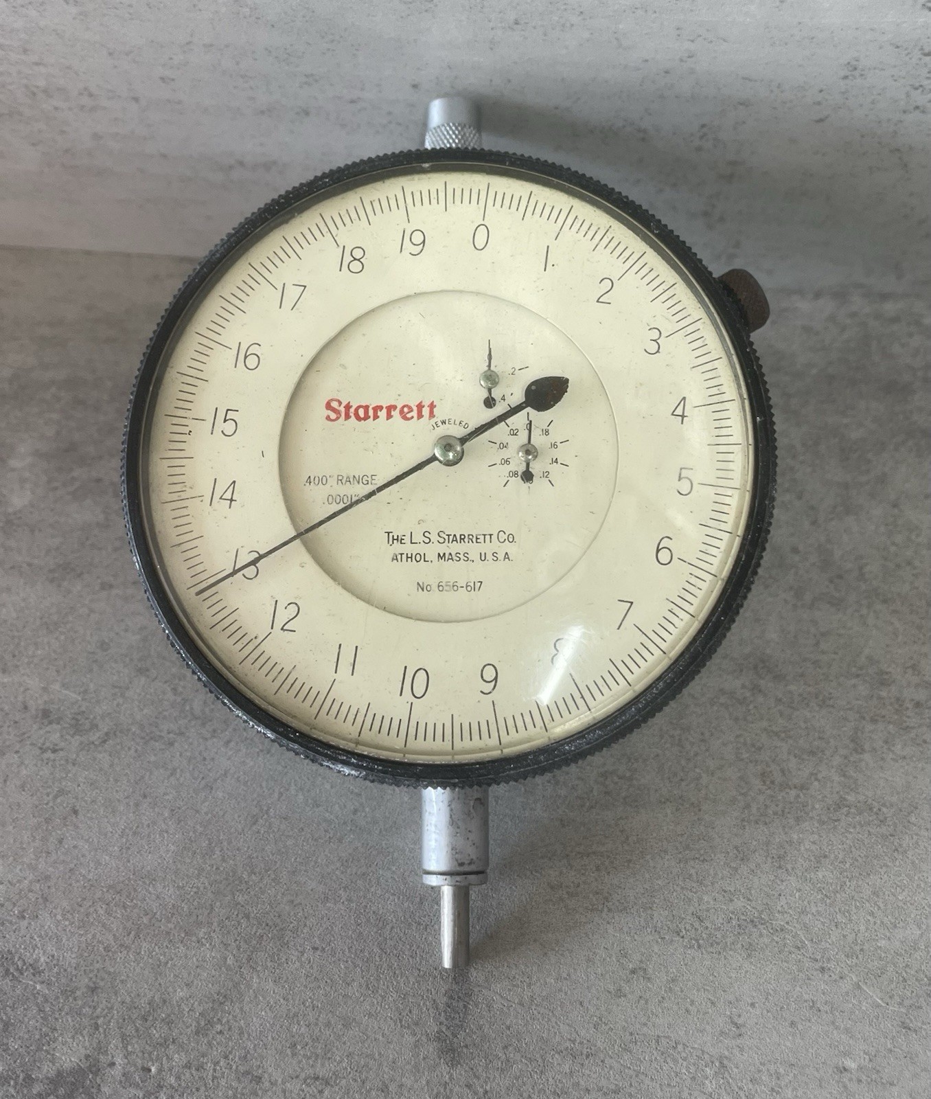 Starrett 656-617 Dial Indicator .0001" 0-400 Range Lug Back USA