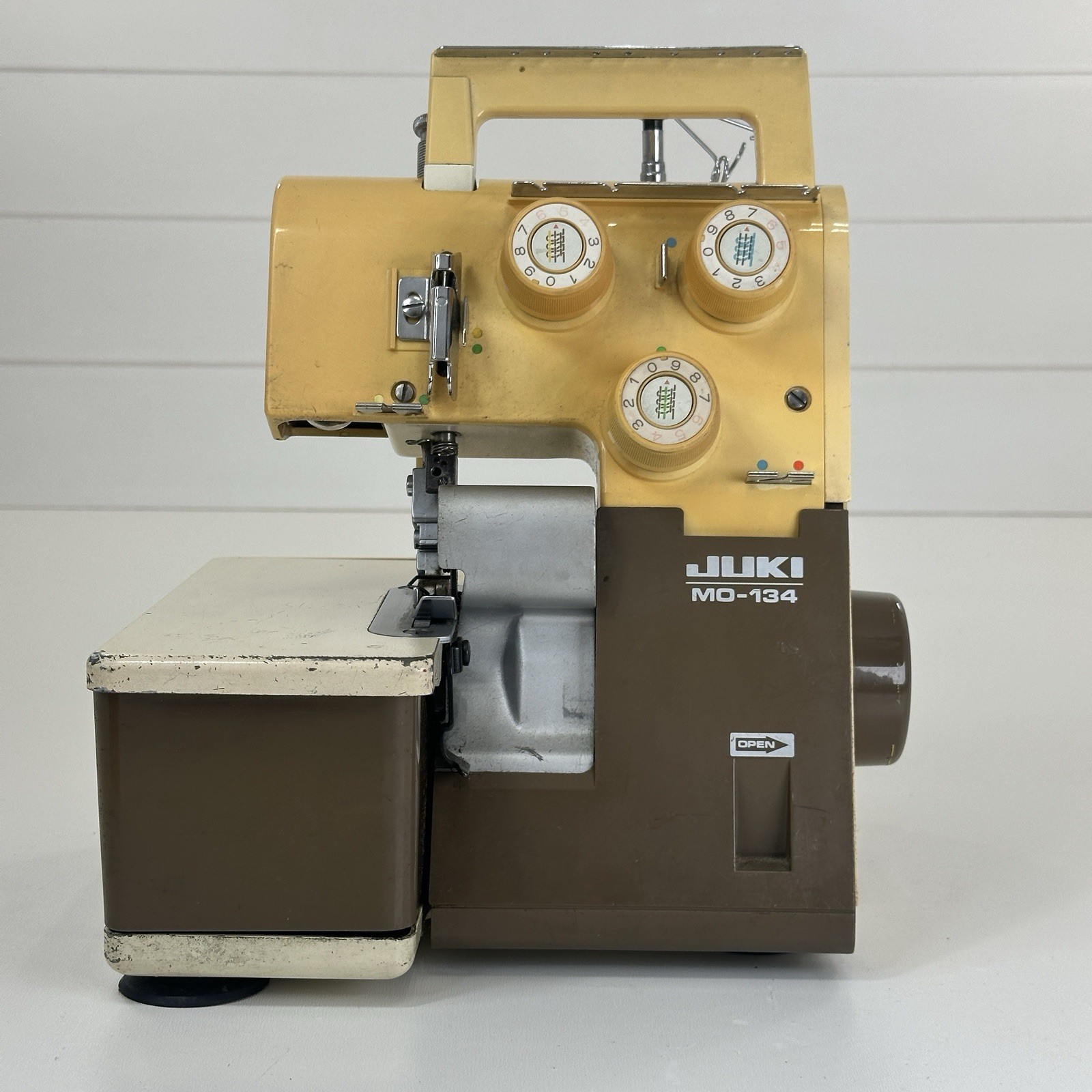 JUKI MO-134 Quilt Overlock Pro Sewing Machine UNTESTED Sold As Is For Parts