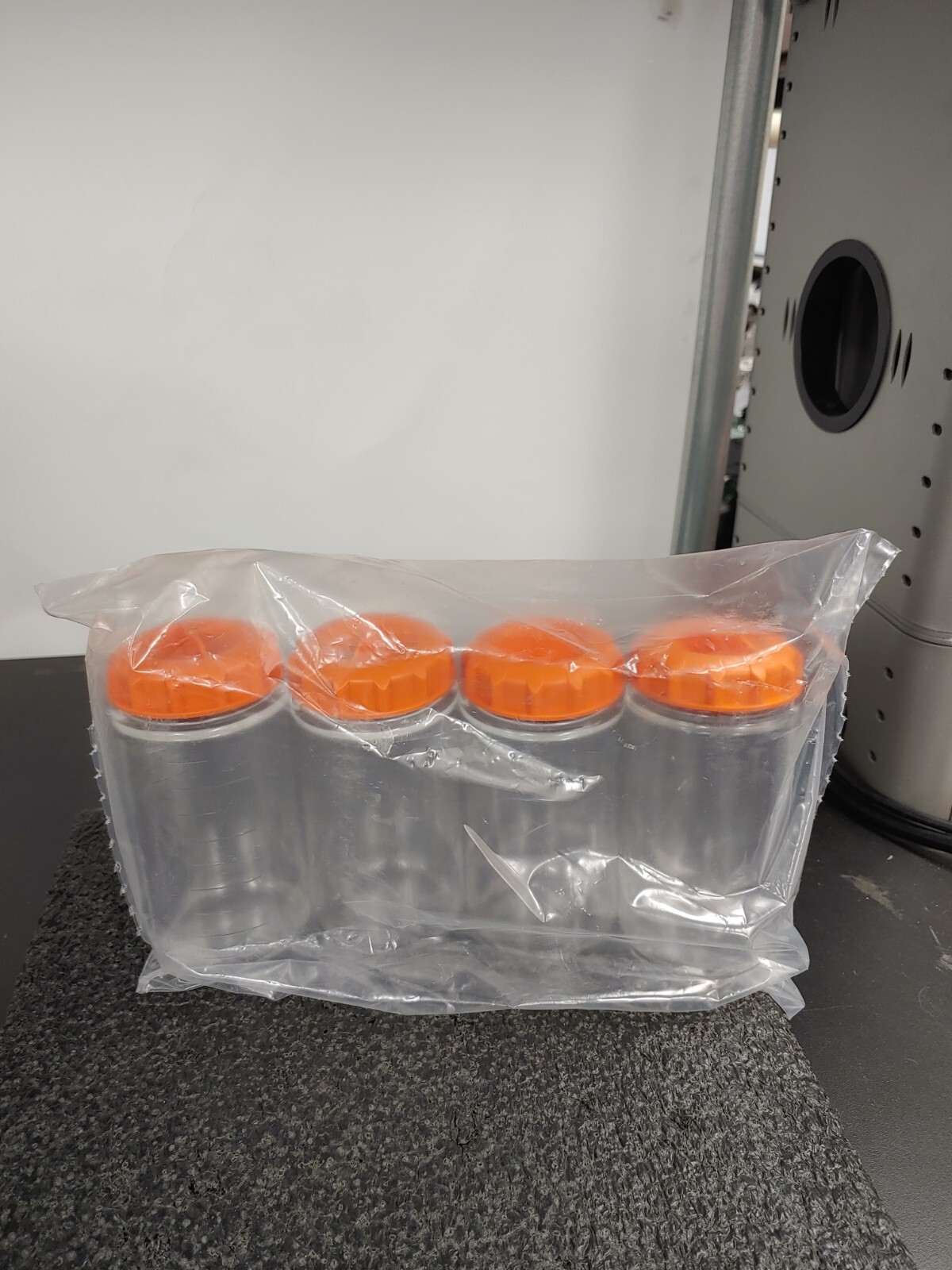 200ml Polypropylene Centrifuge Bottles with Standard Cap Lot of 4