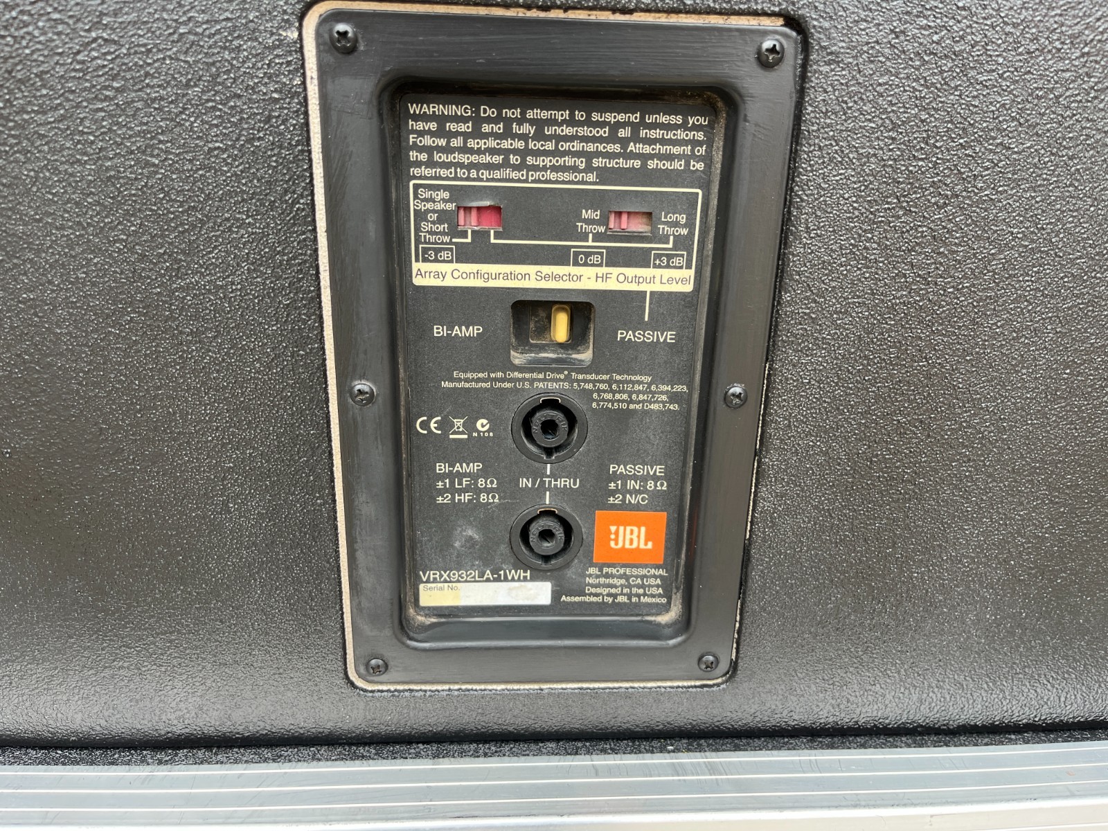 JBL VRX932LA-1WH