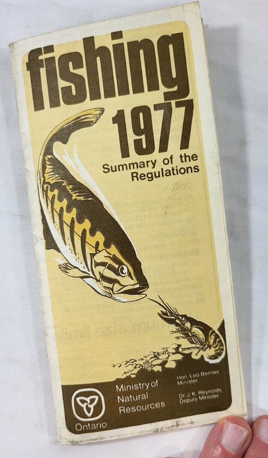 1977 Ontario Canada Fishing Laws Regulations Ministry of Natural Resources