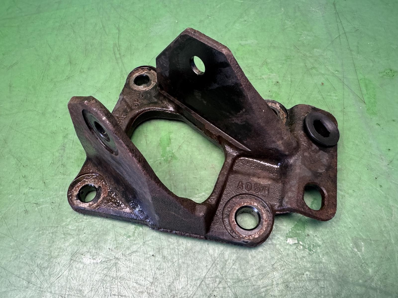 VAUXHALL COMBO E RIGHT Rear Subframe bracket Hinge Clevis 9813633580