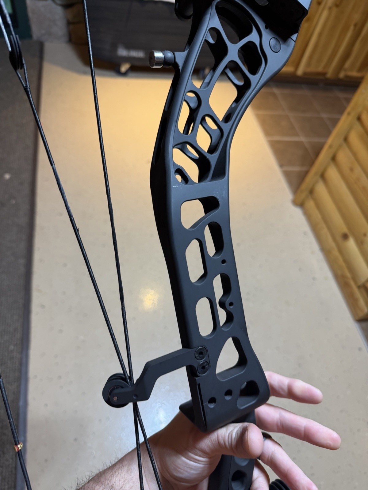 Xpedition Archery XLITE 29. 29/60 RH Compound Bow