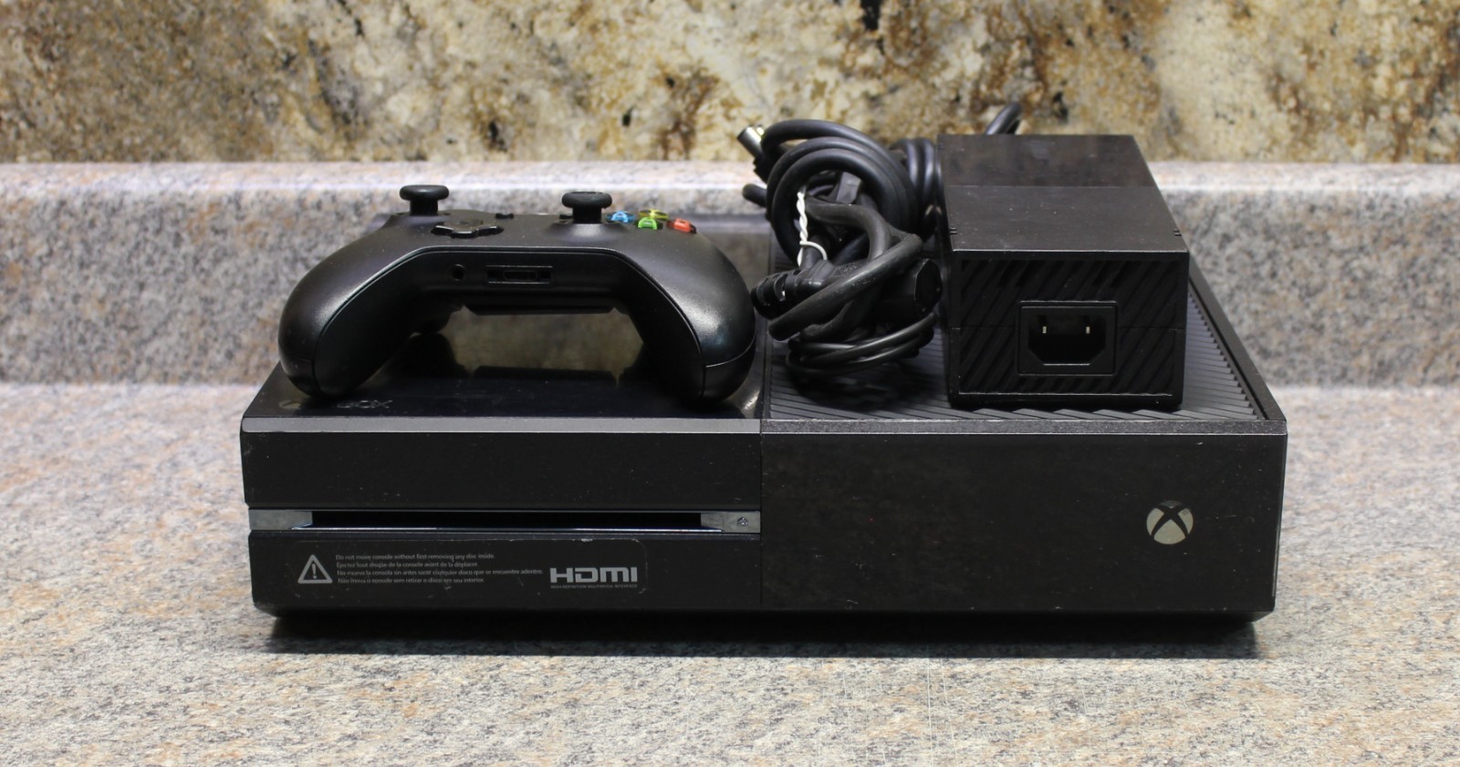 Xbox One 1540 w/ Controller and Cables