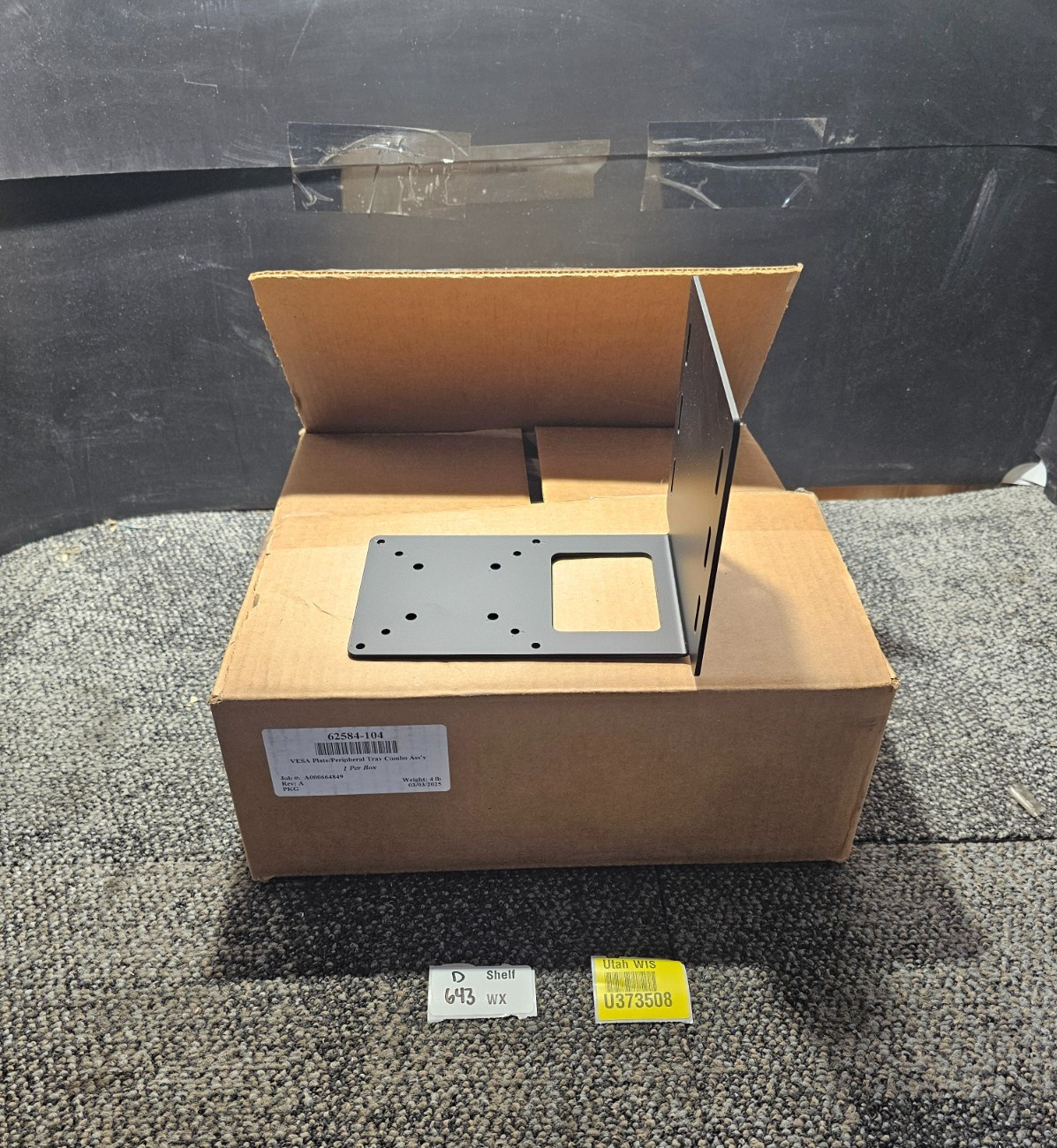 Vesa Plate/Peripheral Tray Combo Assembly 62584-104, Black