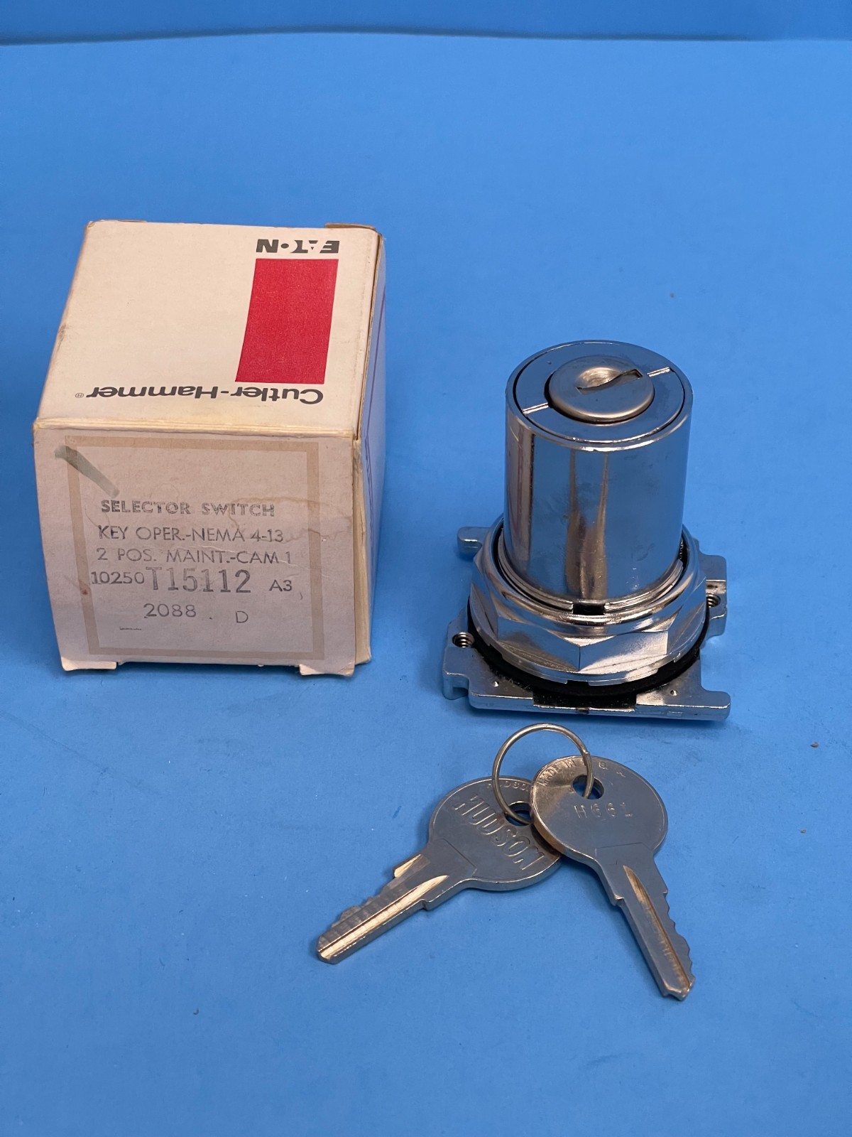 Cutler Hammer 10250T15112 30mm 2-Position Maintained Keylock Selector Switch