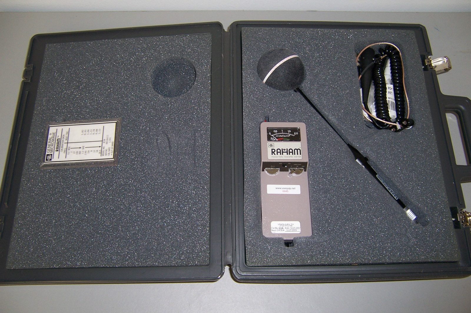 6645m GENERAL MICROWAVE RAHAM 481B  3 RADIATION HAZARD METER PROBE 83B