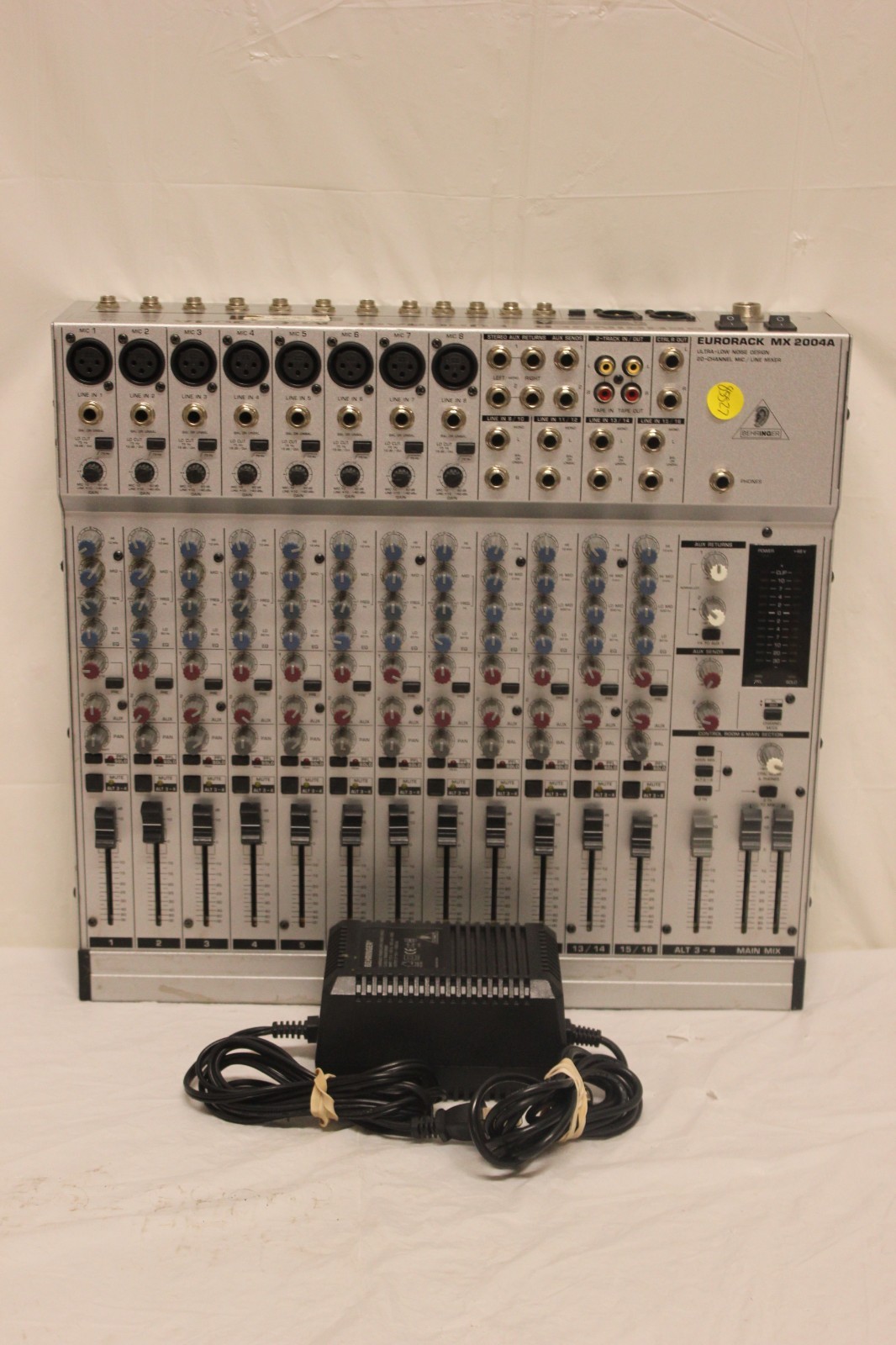 Behringer Eurorack MX 2004A 20-Channel Ultra-Low Noise Line Mixer XLR RCA J5