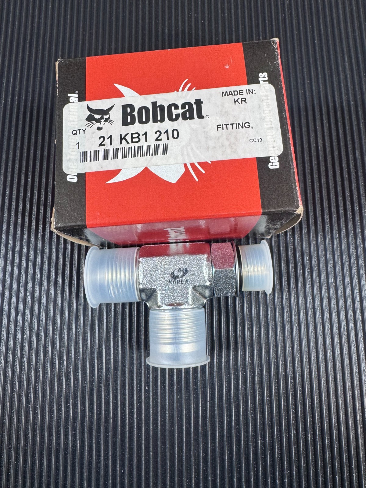 HYDRAULIC FITTING 21KB1210 NEW BOBCAT