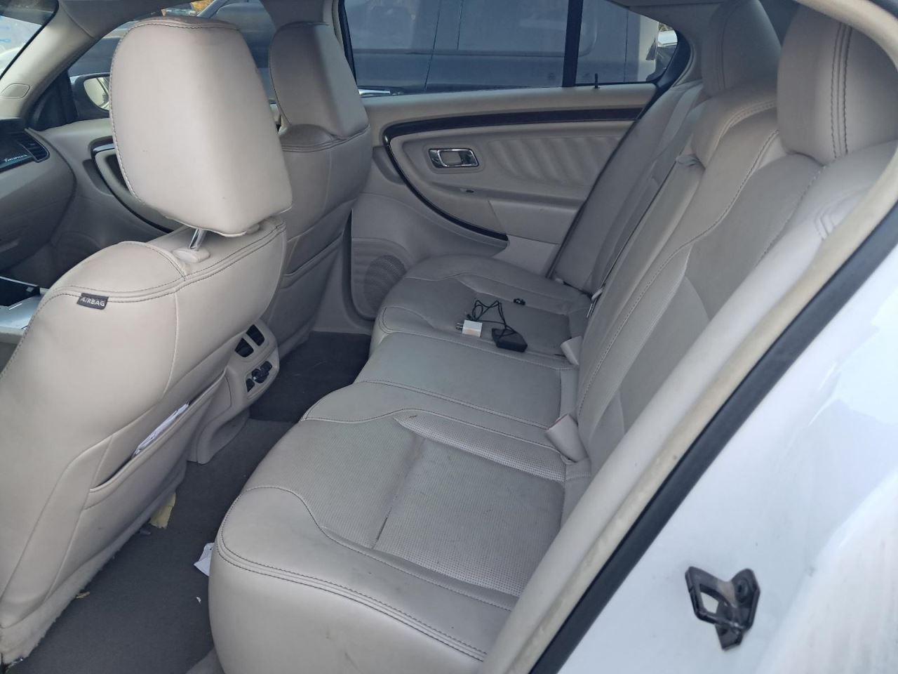 TAURUS 2010 Glove Box 4898459