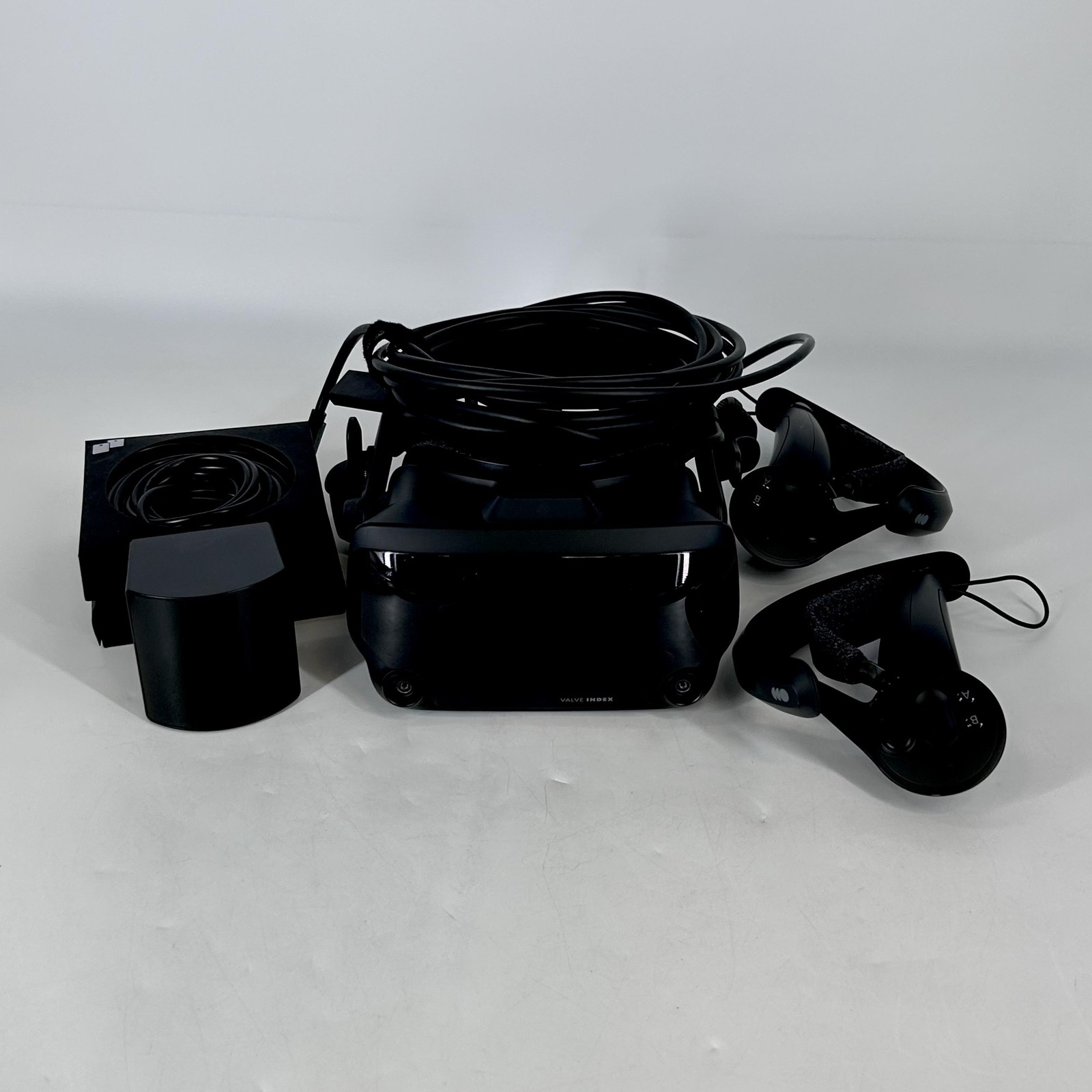 Valve Index VR Headset w/ Controllers/Power Cord/USB Cable - Good