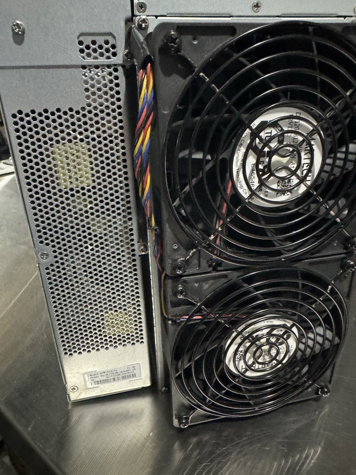 Bitmain Antminer L7 9050MH ASIC Miner + 2 Power cables