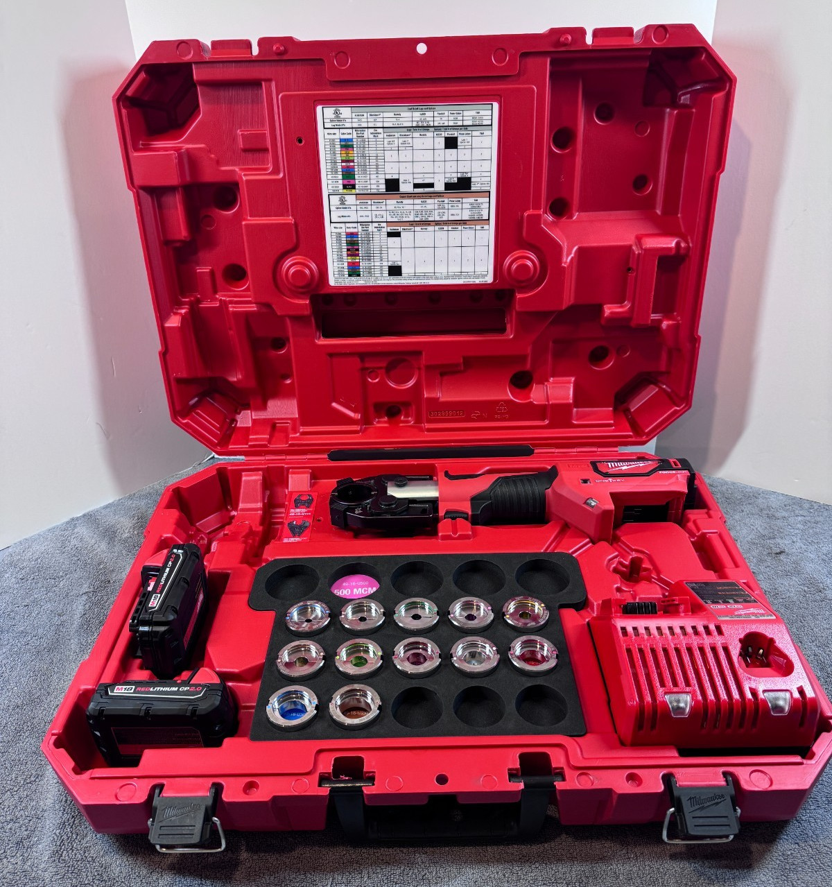 MINT - Milwaukee 2679-350AL M18 Force Logic 600 MCM #8-350 MCM AI Crimper Kit