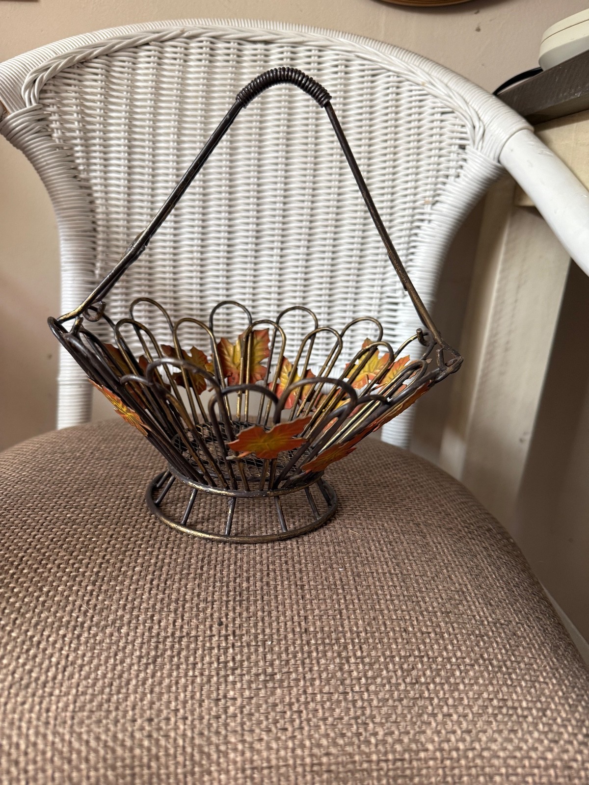 Autumn leaves fall colors wire basket 9 in x 9 in