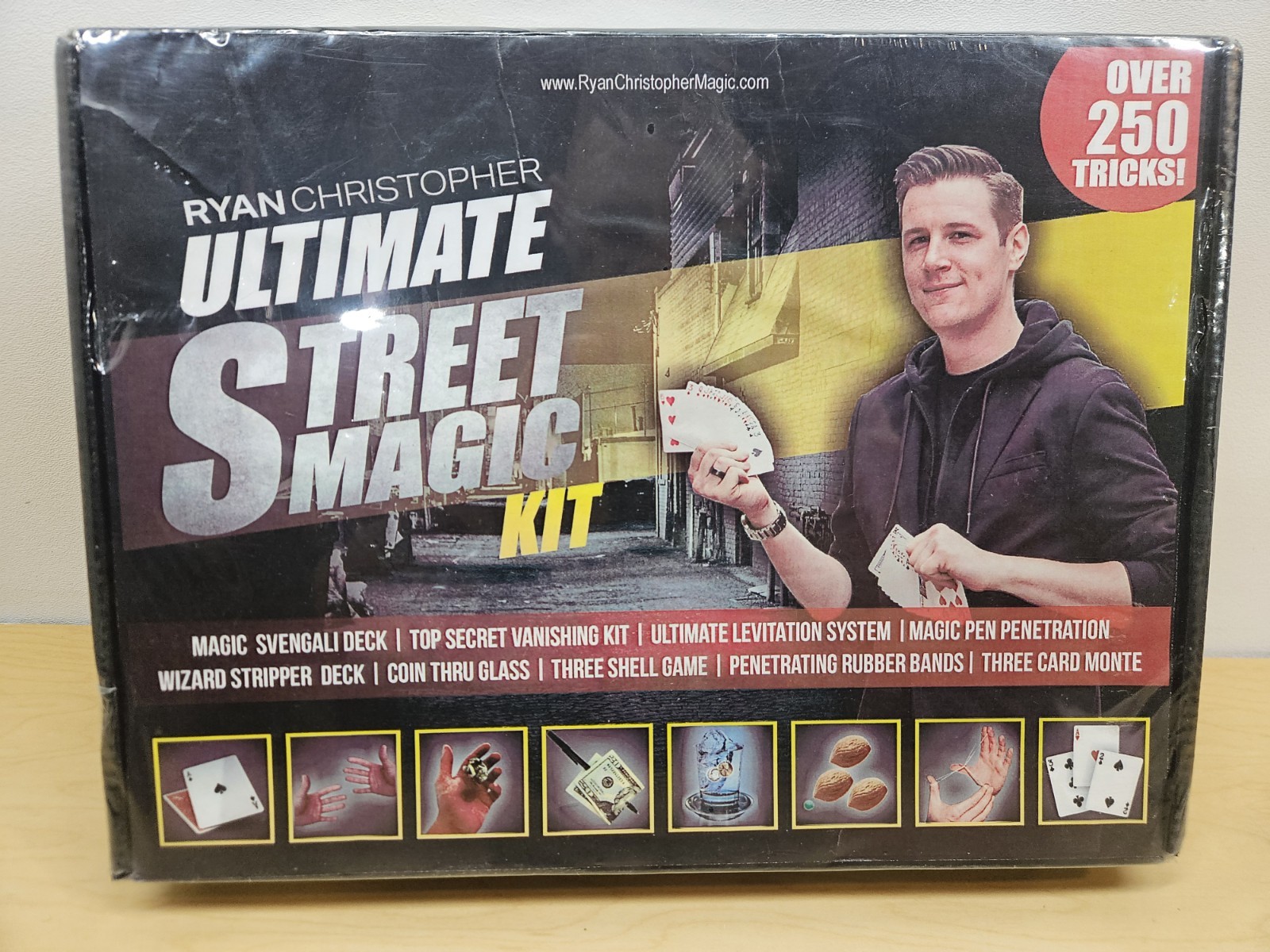 Ryan Christopher Ultimate Street Magic Kit! Over 250 Magic Tricks! New/Sealed!