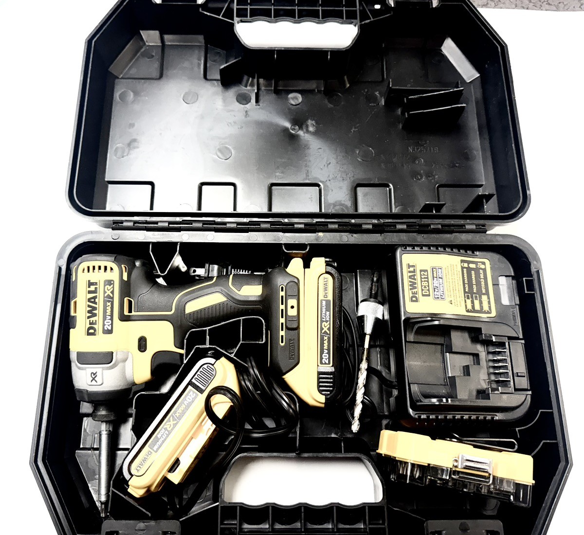 DEWALT 20V BRUSH- IMPACT DR KIT (P34009682)
