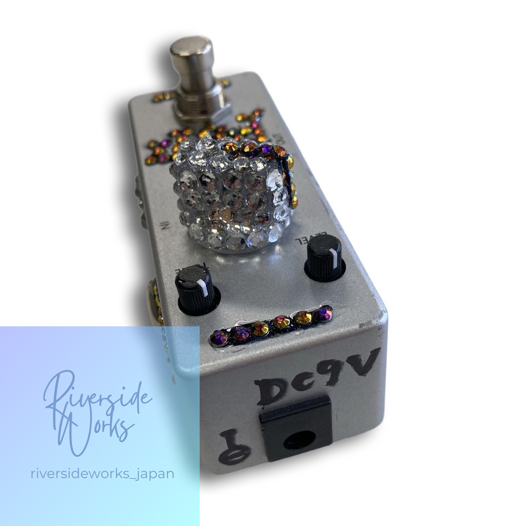 Unique Deco Fuzz Compact Effects Pedal Silver