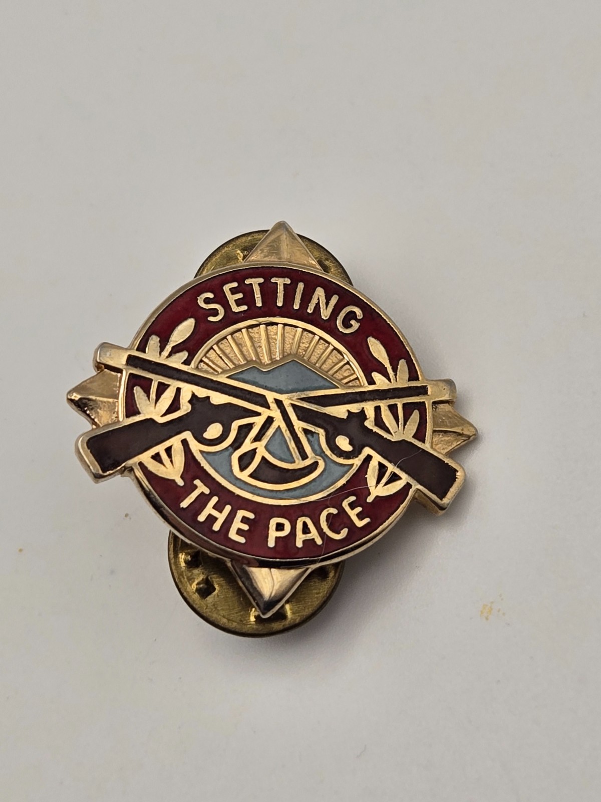 Vintage Army DUI Pin - "Setting the Pace" 125th Army Reserve Command