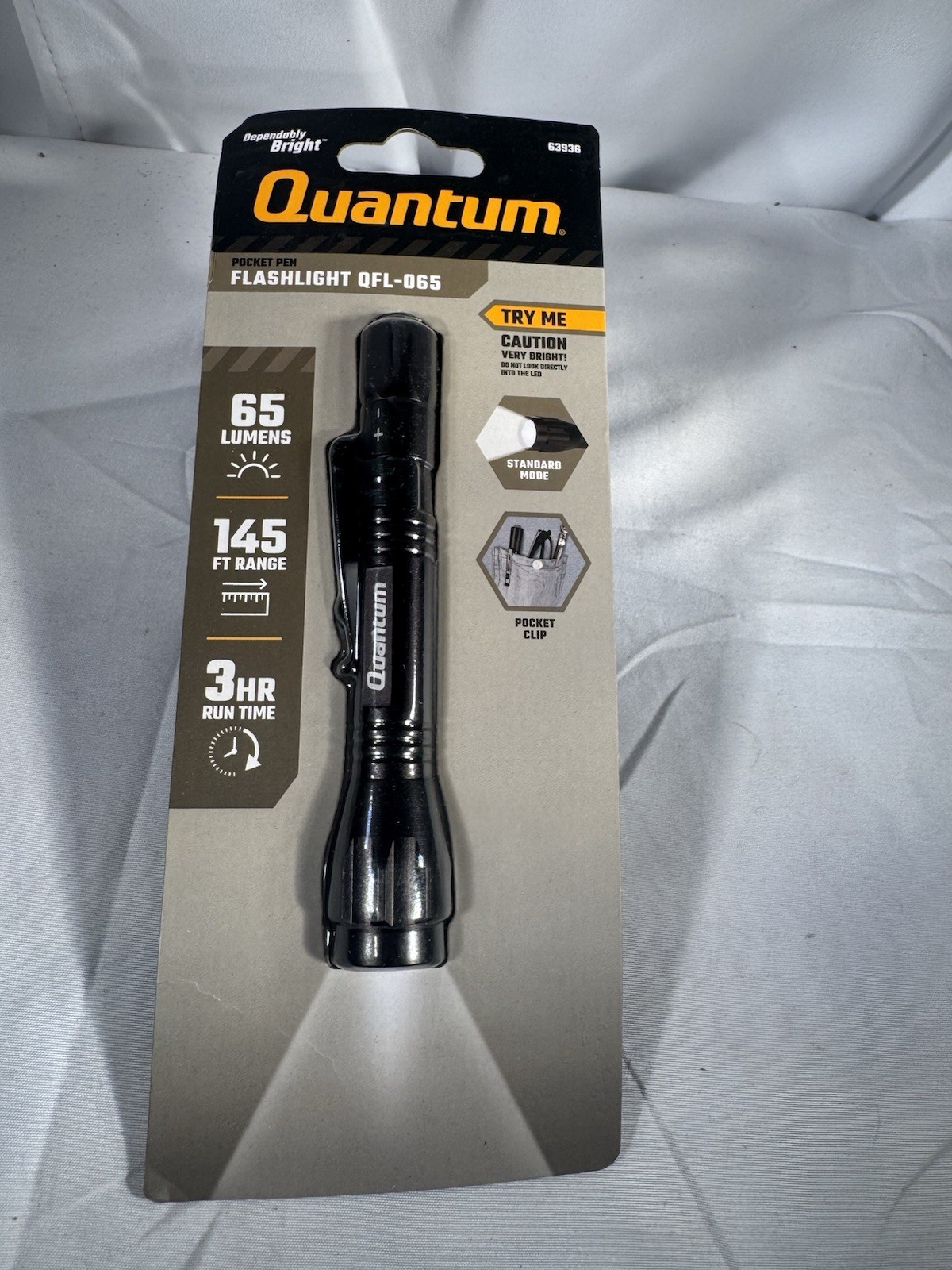 Quantum Pocket Pen LED Flashlight QFL-065 145 Ft Range 65 Lumens AAA batteries