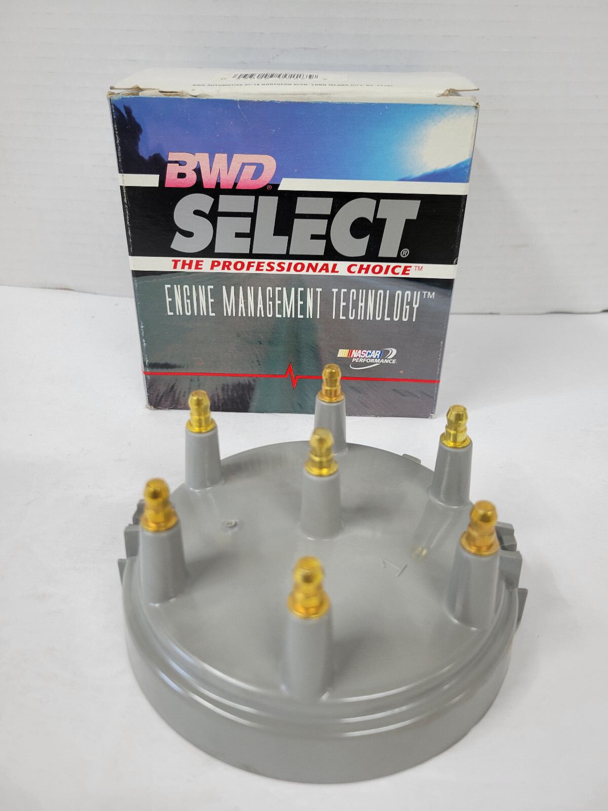 NEW - BWD C193 Distributor Cap Ford