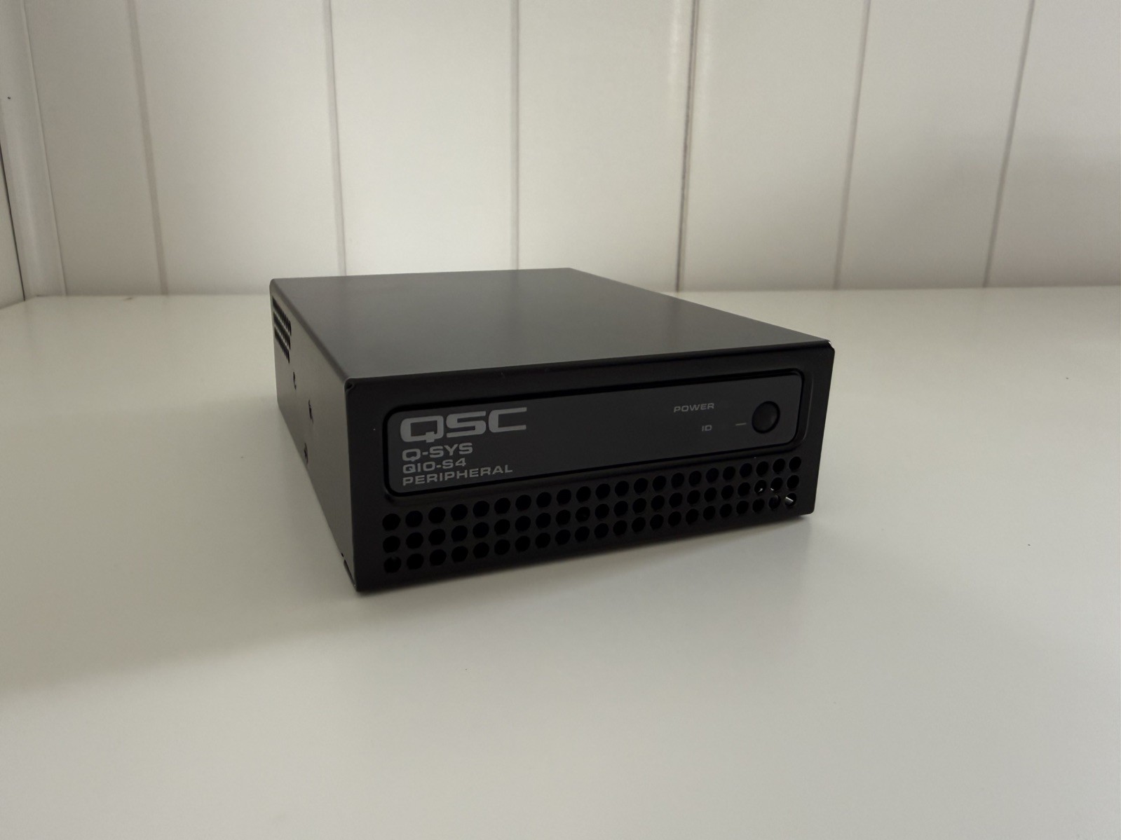 QSC Q-SYS QIO-S4 – Serial Control I/O Expander (PoE)