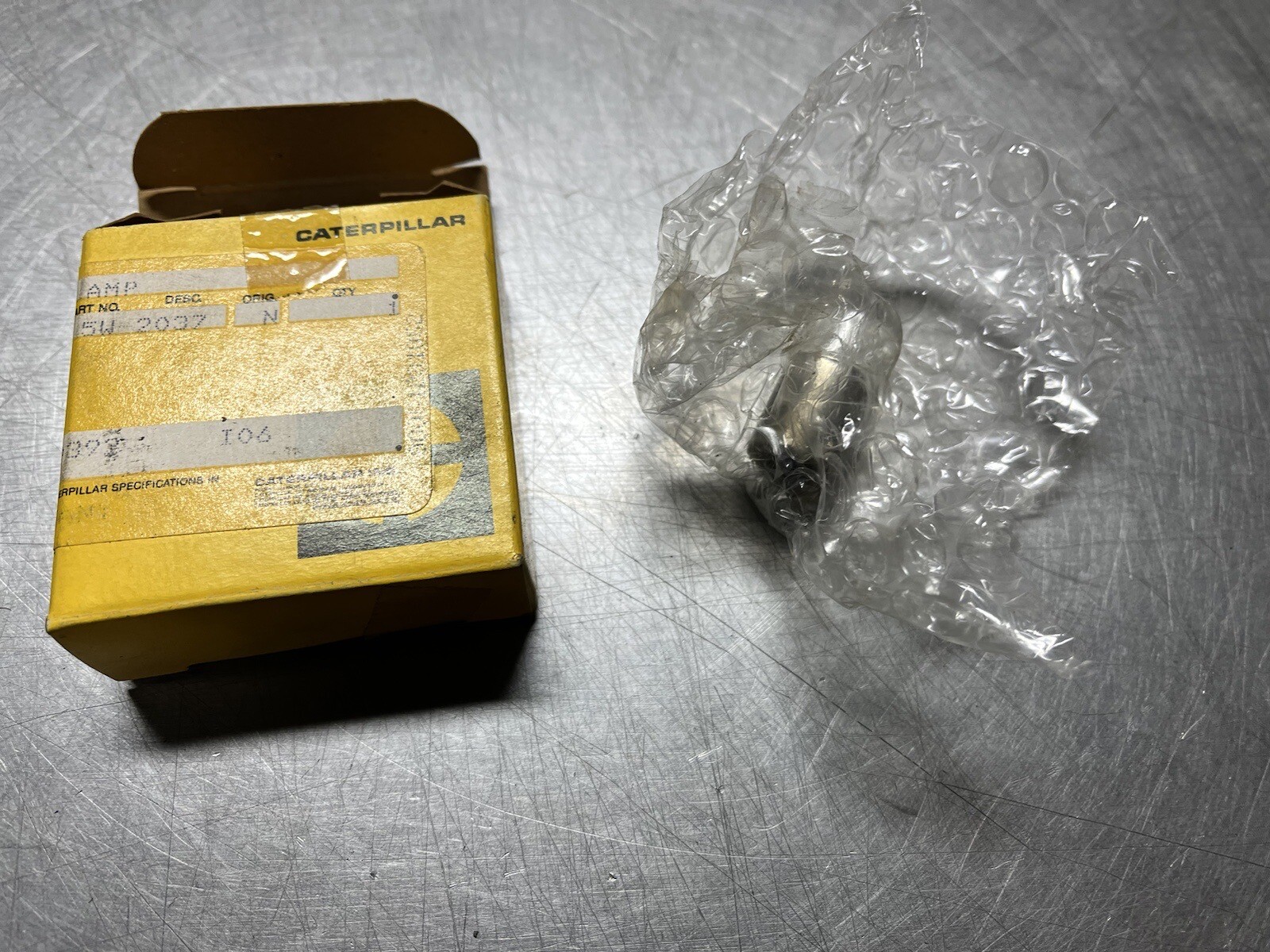 5W2037  GENUINE OEM  CAT   LAMP BULB   Caterpillar  5W-2037