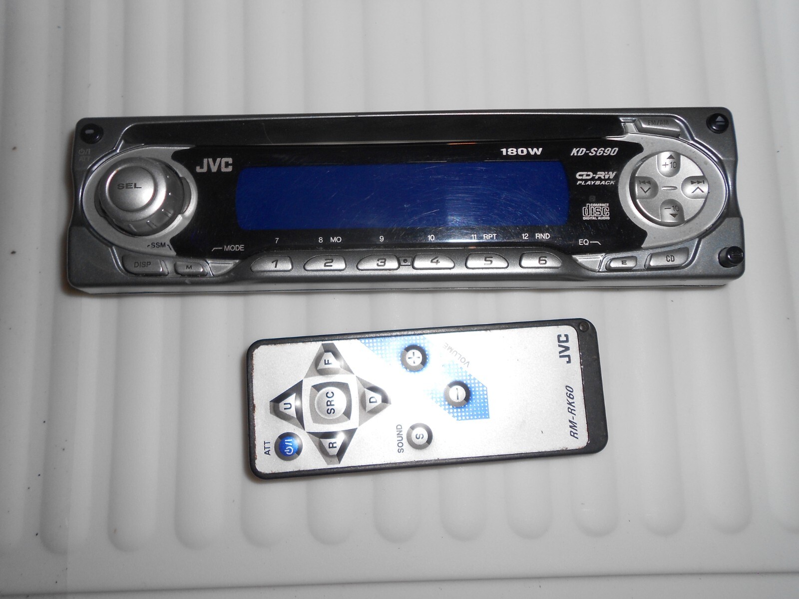 Pioneer KD-S690 Radio CD and remote "TESTED works like it should"