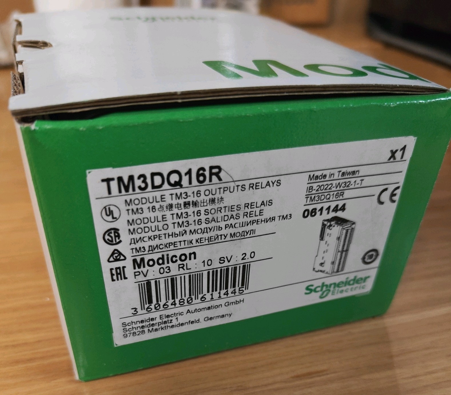 Schneider TM3DQ16R Modicon TM3-16 Relay Output, 16 Relay Outputs, Brand New