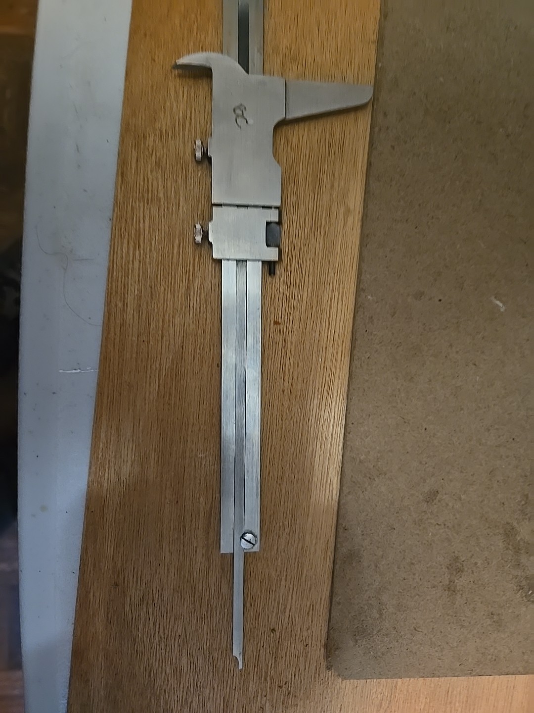 Vernier Caliper w/ Fine Adjustment