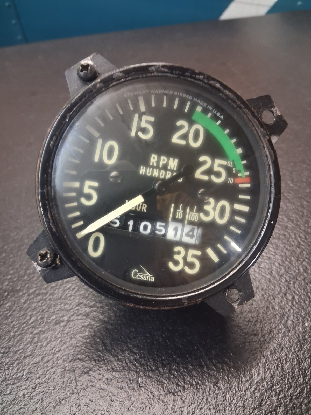 Cessna 150J Tachometer PN: S1305N7 (5105.14 hrs)