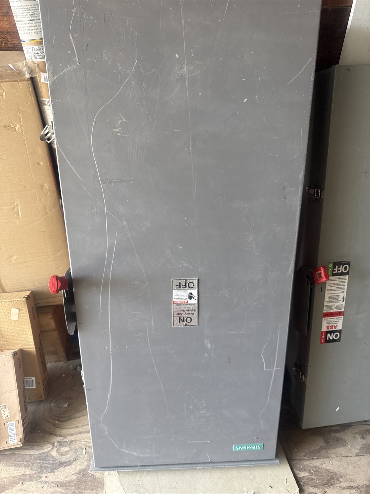 Siemens  hf365nr  600 amp FUSED Safety Switch Disconnect 3 Phase FUSIBLE hf365r