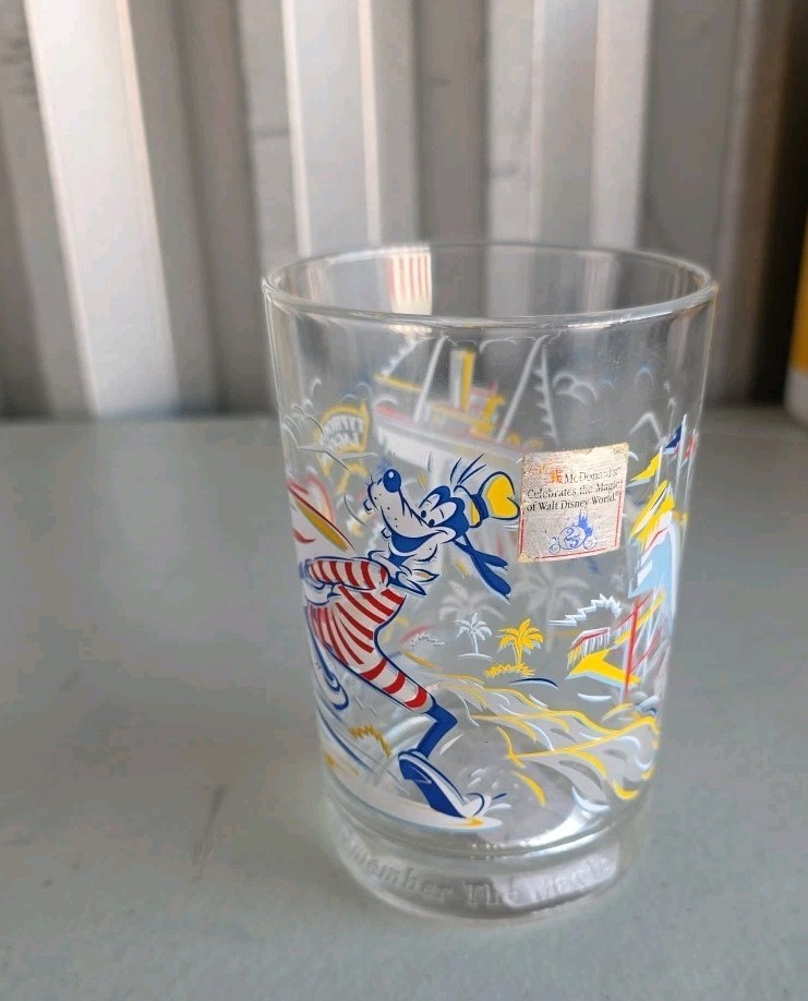 Walt Disney World 25th Anniversary Remember the Magic Tumbler Goofy