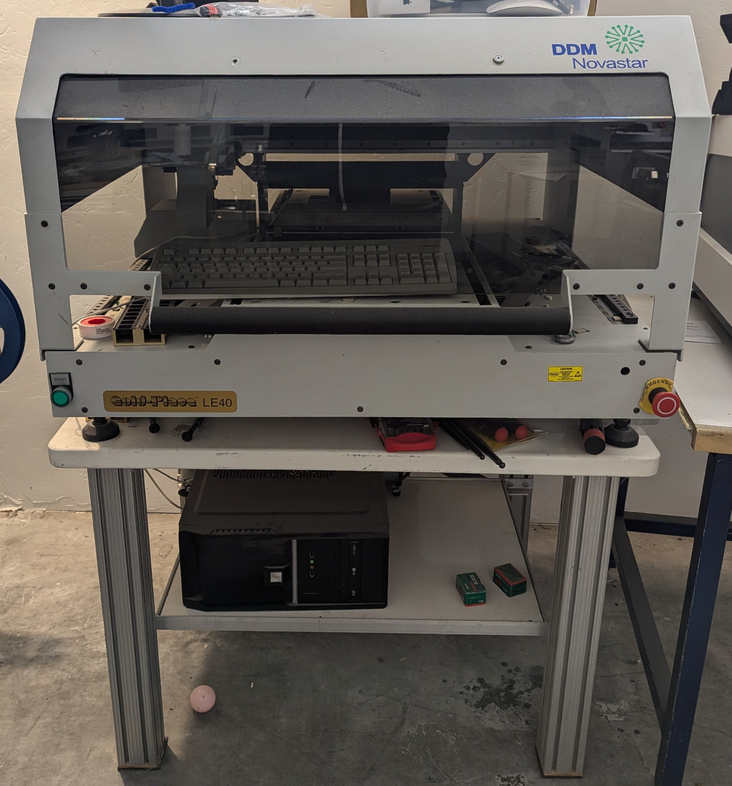 DDM Novastar LE40, Pick and Place SMT Machine + Bench