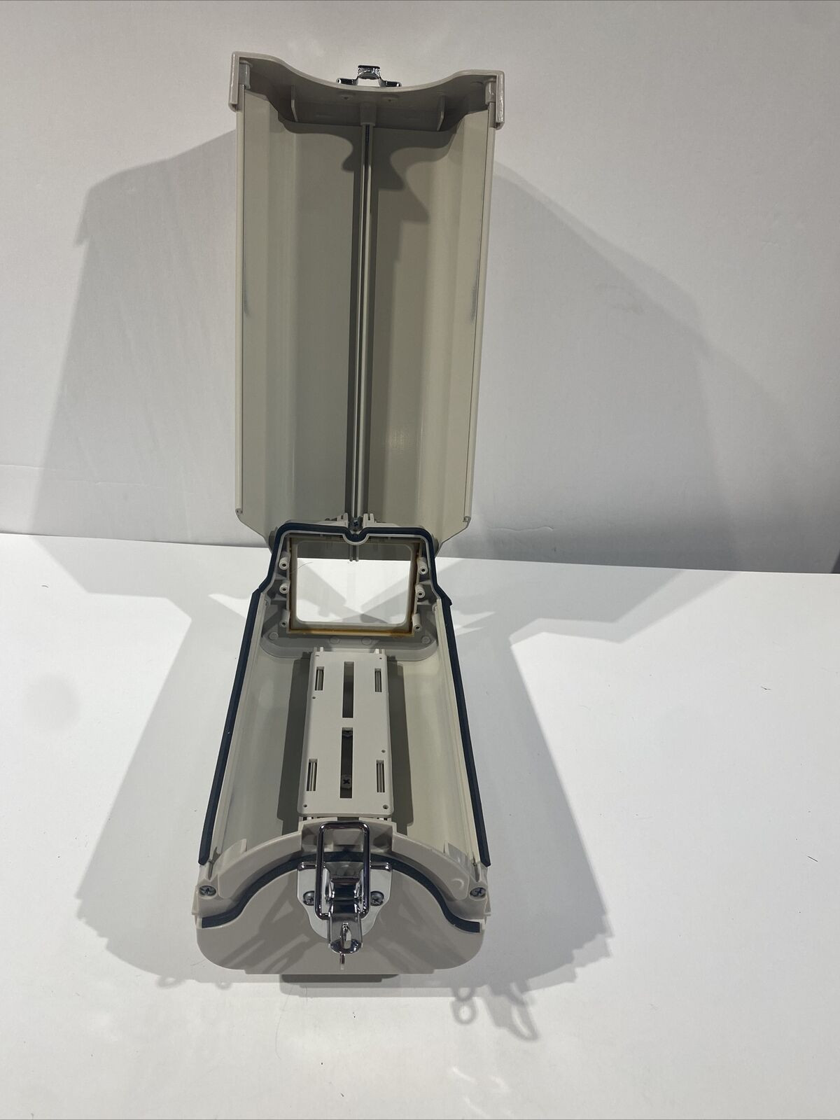 Outdoor CCD/PTZ Camera Housing NEW in Box