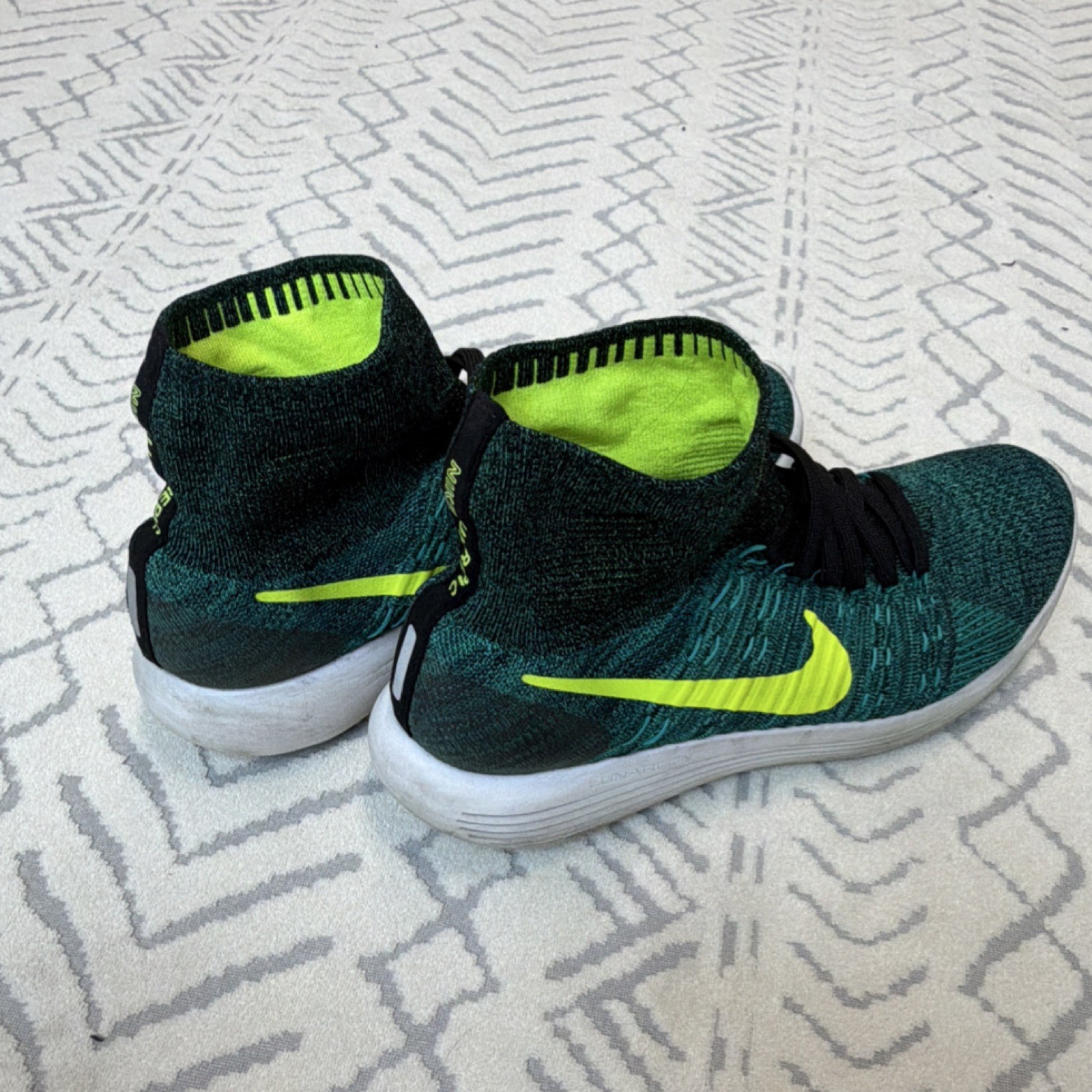 Nike LunarEpic Flyknit Men's High Top Running Shoes 11.5 Green Lightweight