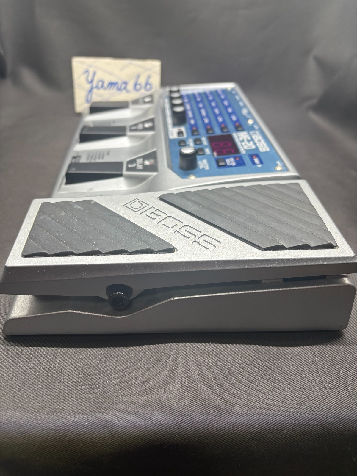 BOSS ME-20 guitar effects pedal Multi-Effects