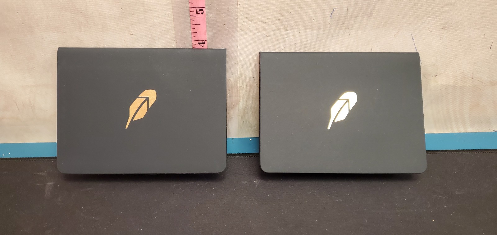 2 Robinhood credit gift card holders