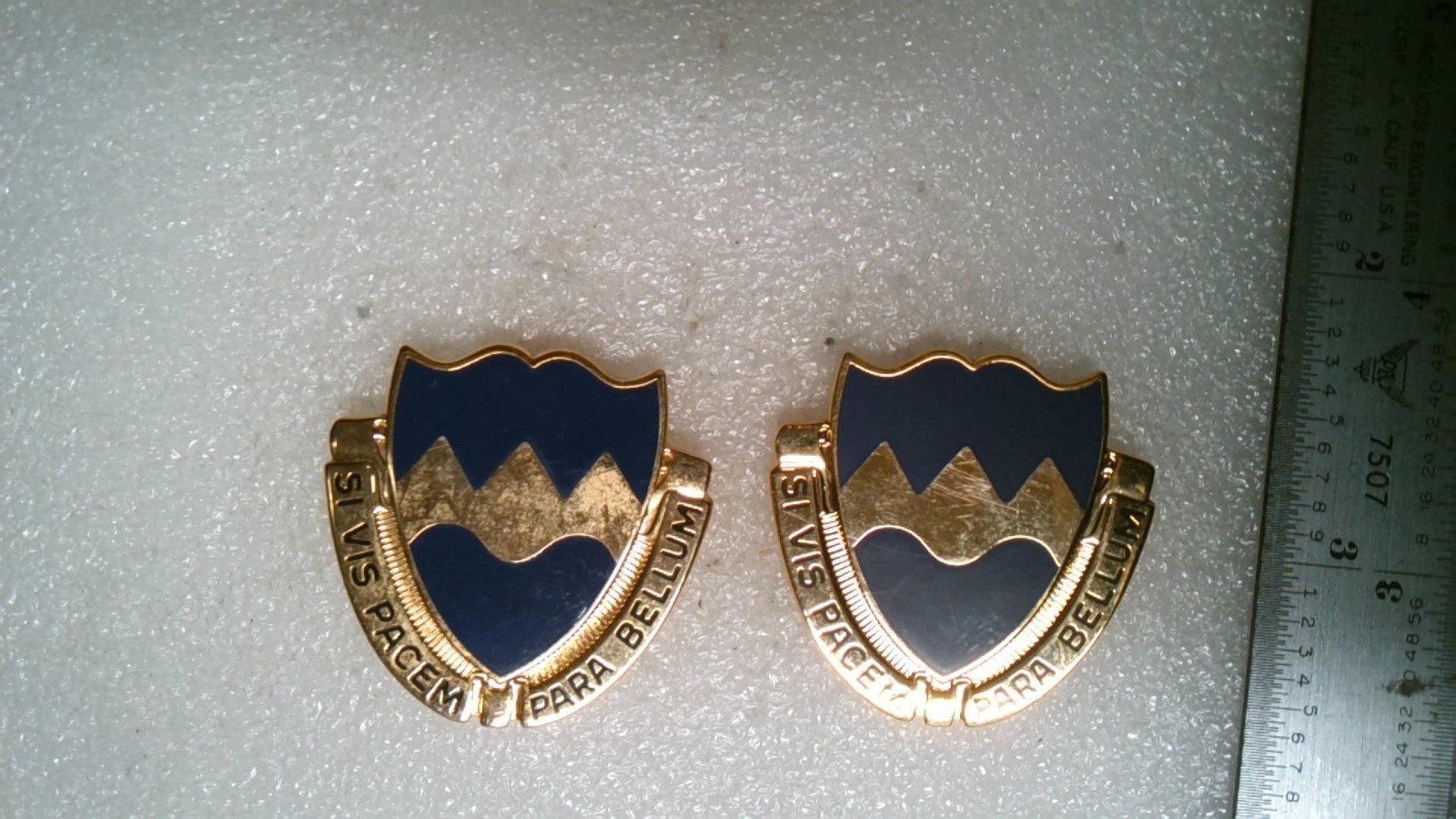 MILITARY INSIGNIA CREST SET OF 2 US ARMY 414TH INFANTRY REGIMENT SI VIS PACEM PA